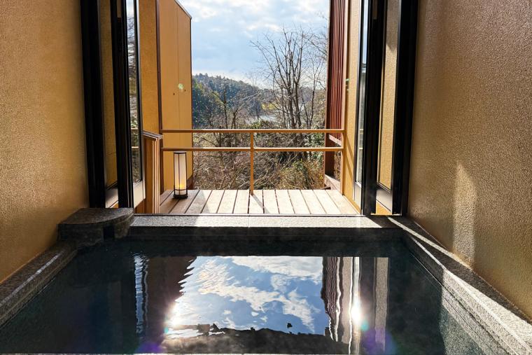 洞窟風呂の宿 百楽荘