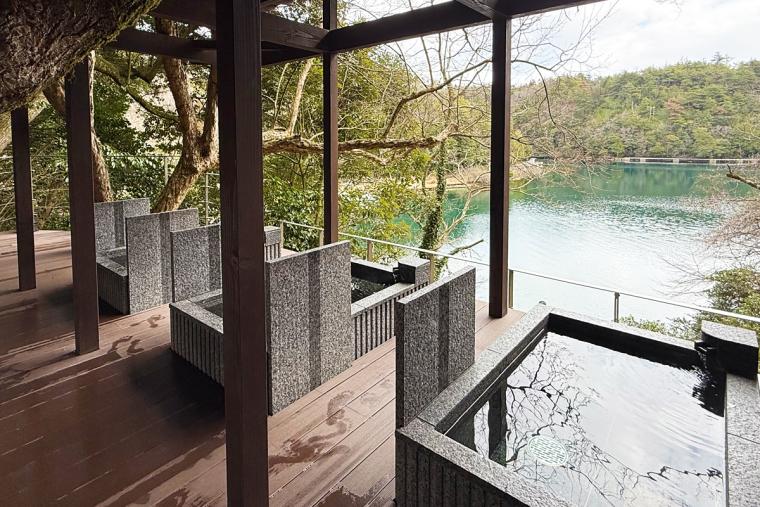 洞窟風呂の宿 百楽荘