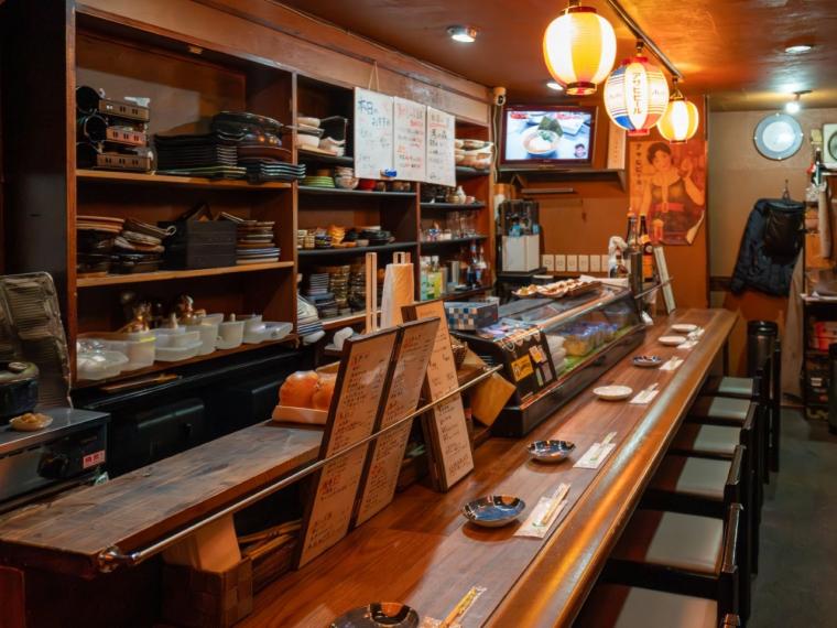 【自慢の小鉢】ふらっと2軒目。常連さんに紛れて乾杯！