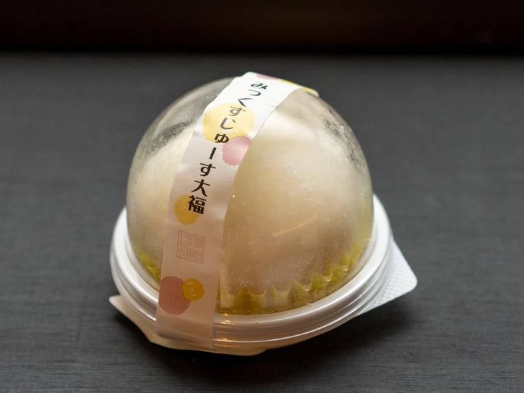 【ふるーつ大福】夜中に味わう、旅ならではの禁断スイーツ♪