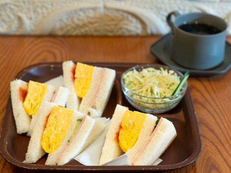 【大阪流モーニング】地元喫茶店で、ふわふわ玉子のミックスサンド！