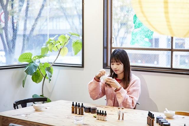 【京都】 アットホームな癒やしの空間で体験する、自分だけのお香づくり