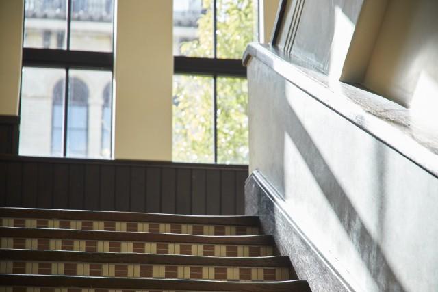 【絶景ホカンス】憧れホテルが隠れたビュースポットに！？非日常な特等席で春景色に出会う