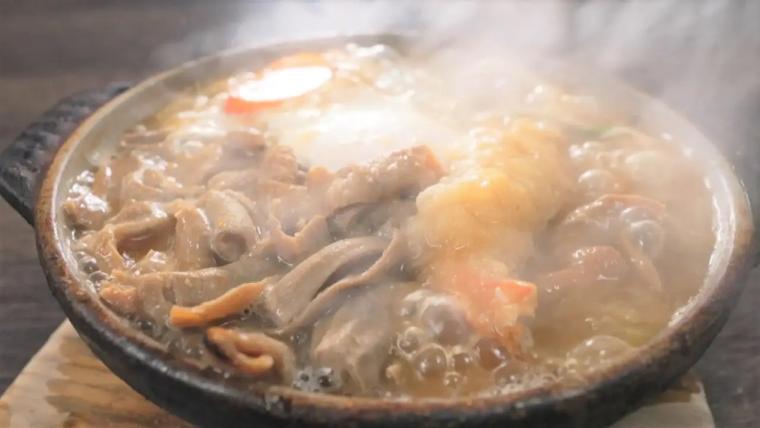 行列ができる富山名物もつ煮込みうどん【糸庄】ファボーレ店だけで食べられる新メニュー：グリーンカレー