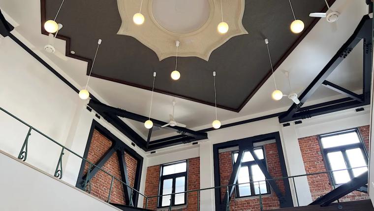 築100年のレトロ建築で、揚げたてを 1 品ずつ。南砺・井波【かすがい】本格天ぷらランチが1000円台