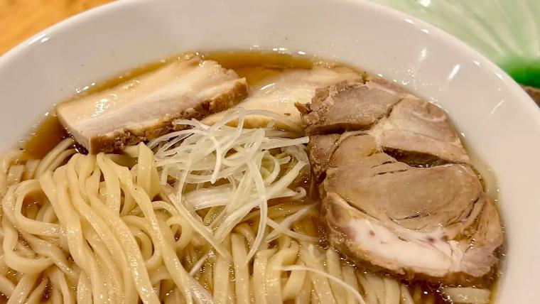 つるコシ麺に感動! 大岩の魂を宿す富山ラーメン新店【自家製麺ふきの葉】