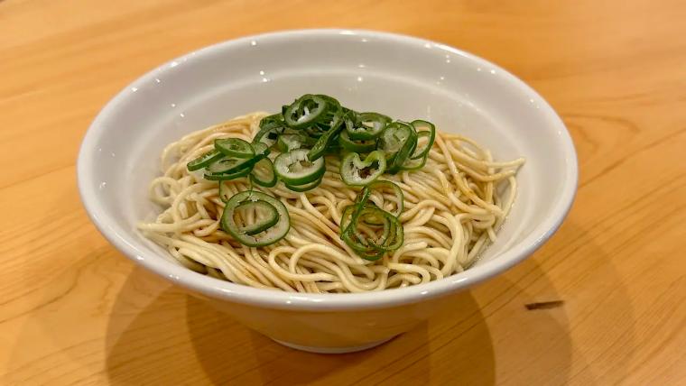 つるコシ麺に感動! 大岩の魂を宿す富山ラーメン新店【自家製麺ふきの葉】