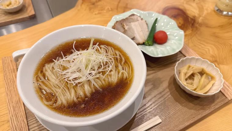 つるコシ麺に感動! 大岩の魂を宿す富山ラーメン新店【自家製麺ふきの葉】