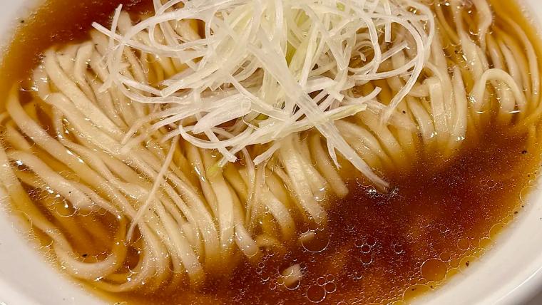 つるコシ麺に感動! 大岩の魂を宿す富山ラーメン新店【自家製麺ふきの葉】