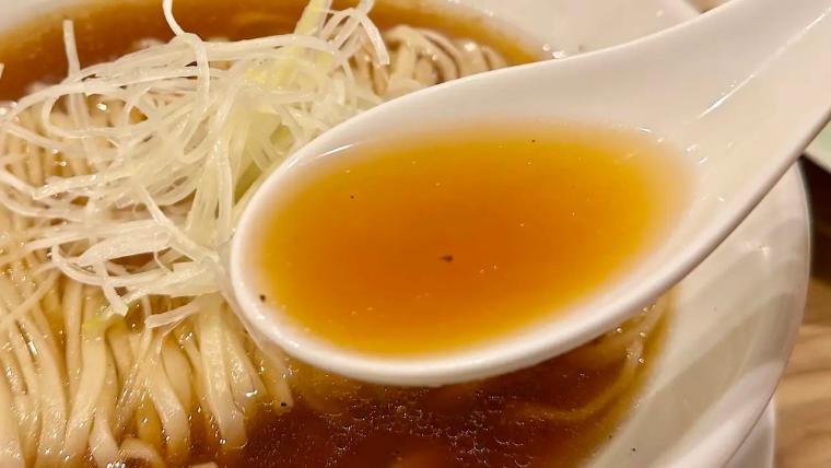 つるコシ麺に感動! 大岩の魂を宿す富山ラーメン新店【自家製麺ふきの葉】