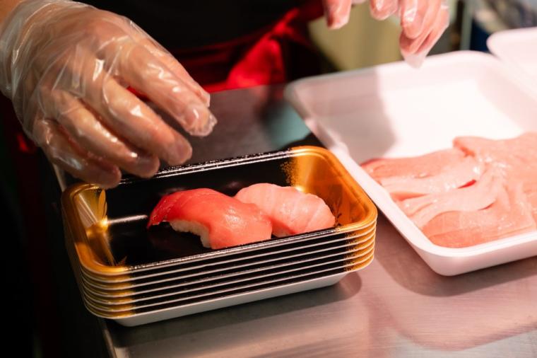 和歌山マリーナシティホテル＋黒潮市場 マグロ解体ショー