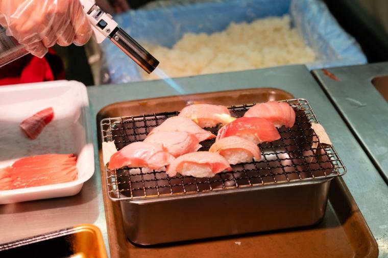 和歌山マリーナシティホテル＋黒潮市場 マグロ解体ショー