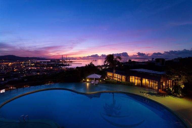 「ココ ガーデンリゾート オキナワ」夜景