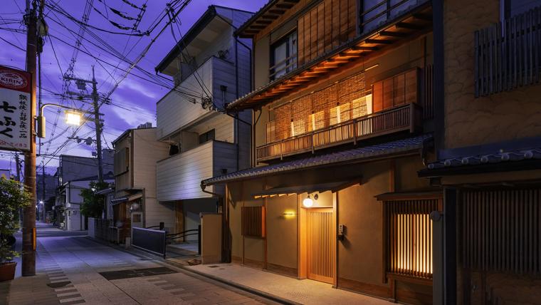 「鈴 京都鴨川 hitotose 夏-Natsu-」外観・夜