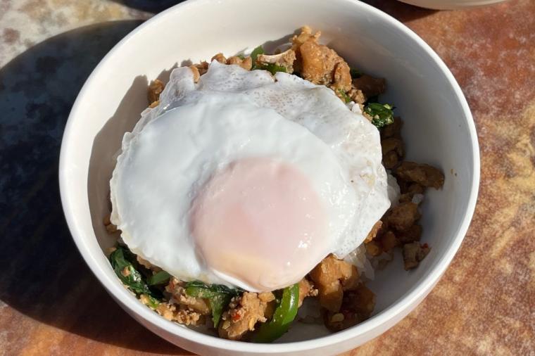 海を望む絶景×沖縄アート！「隠れ家カフェ清ちゃん」