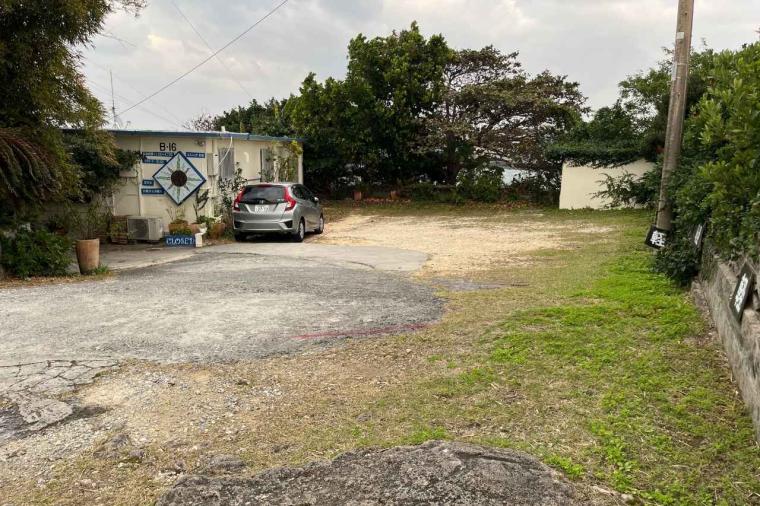 海を望む絶景×沖縄アート！「隠れ家カフェ清ちゃん」