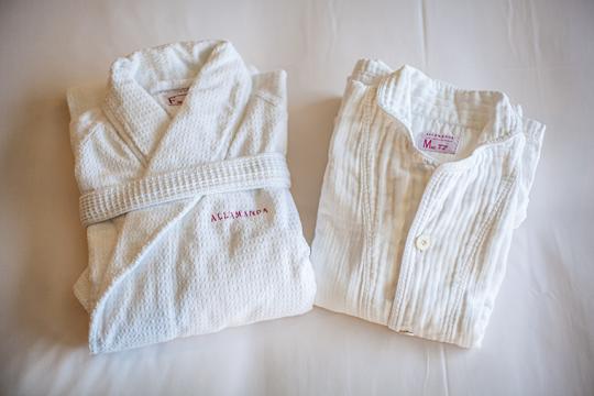 ホテルアラマンダ青山　バスローブとワッフルナイトウェア