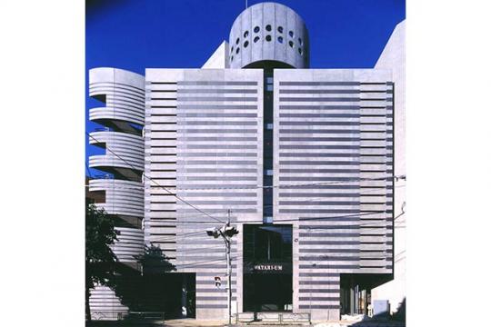 ワタリウム美術館