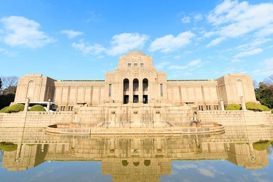 聖徳記念絵画館