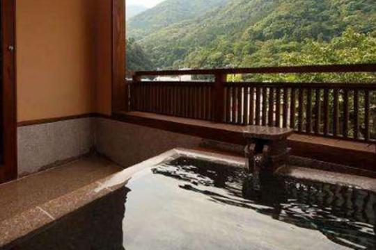 箱根湯本温泉　彌榮館（やえいかん）