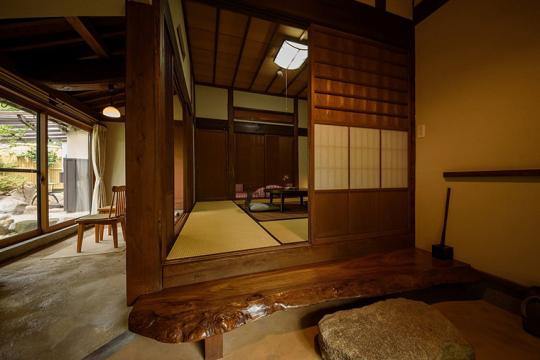 開花亭〜全室露天・内湯付き離れの宿