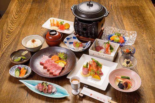 開花亭〜全室露天・内湯付き離れの宿