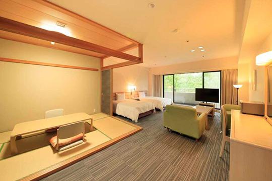 懐石小鉢バイキングと濁り湯で癒しを　リ・カーヴ箱根