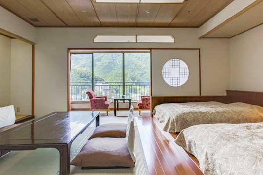 鬼怒川温泉　日光きぬ川ホテル三日月