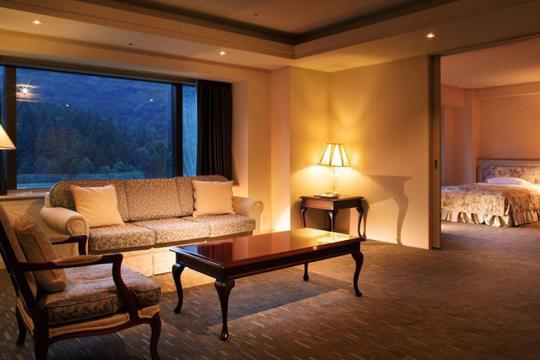 越後湯沢温泉 NASPAニューオータニ