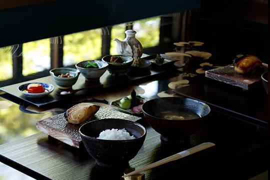 旅籠　八・・・