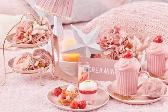 京王プラザホテル「オールデイダイニング＜樹林＞」 いちごビュッフェ