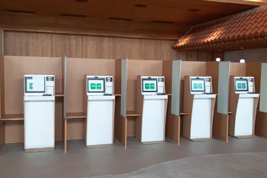 セルフチェックイン機