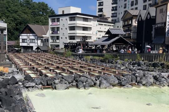 草津温泉バスターミナルから湯畑までのアクセス