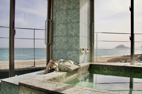 夢紡ぎの宿 ⽉の渚　部屋