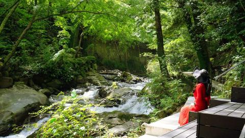 万葉公園 湯河原総湯 Books & Retreat