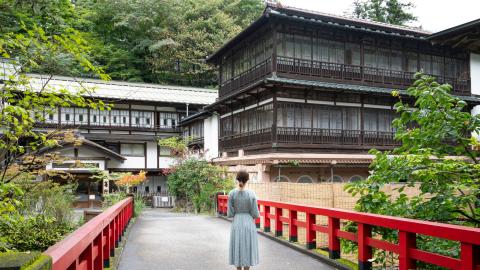 美しい自然と四万ブルーに癒やされる、四万温泉散策ガイド