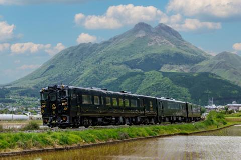特急「かんぱち・いちろく」号