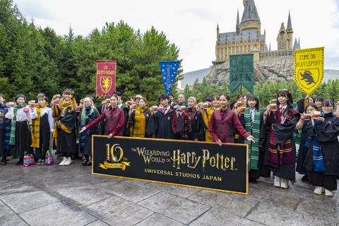 USJ「ハリー・ポッター」エリア10周年セレモニーに加藤清史郎さん登場