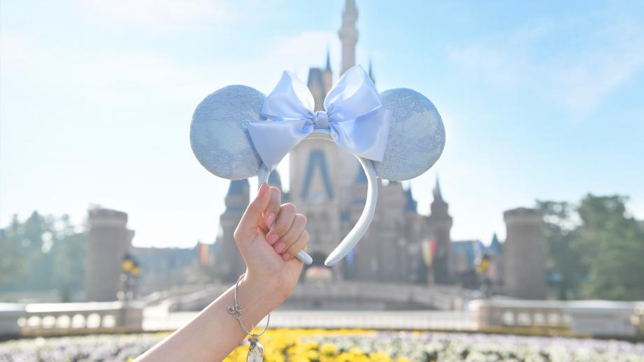 「しあわせのブルー」に包まれる！東京ディズニーリゾートの新コンセプトアイテム「Disney Blue Ever After」誕生