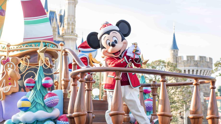 東京ディズニーリゾート　クリスマス　パレード