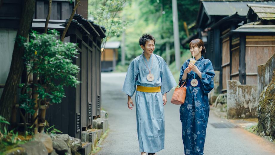 入湯手形を首から下げて、黒川温泉街を散策できます