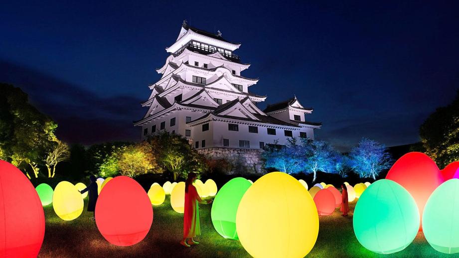 チームラボ《自立しつつも呼応する生命》（Ｃ）チームラボ