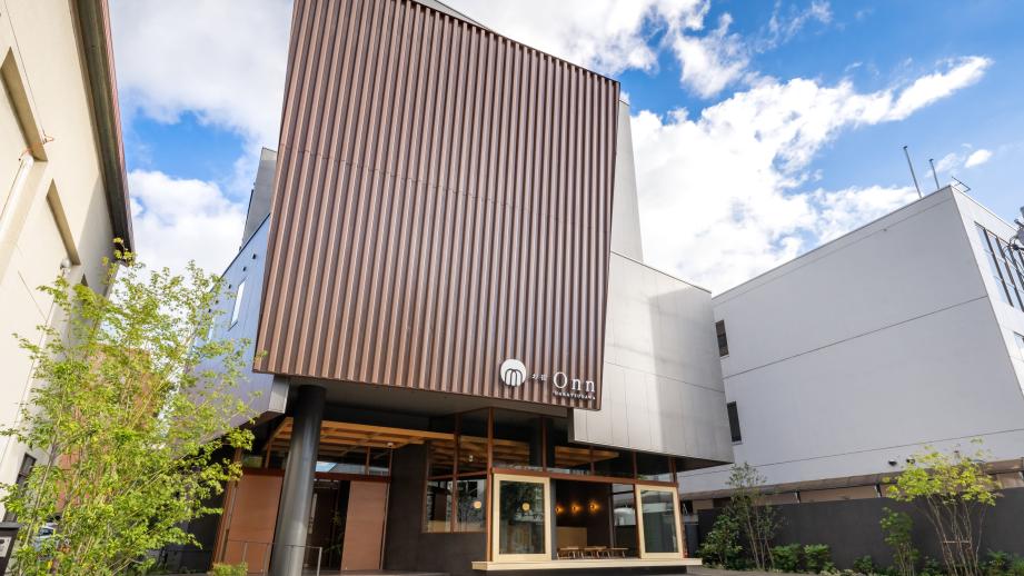 現代的な感覚と和のくつろぎを融合したデザインの外観