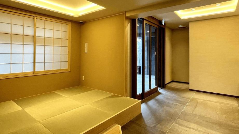 館内に入ると、安らぎを感じさせる和の空間が広がっています