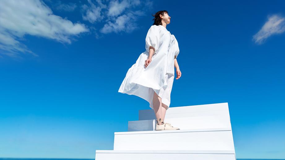 屋上庭園の「青への階段」