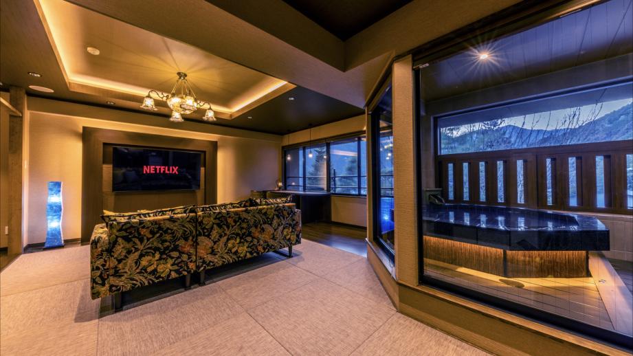   ■メイン画像　 news-202304-kokoroonaderu-key  ■メイン画像の説明 2023年3月末に完成した露天風呂付スイートルーム「華雲-Hanagumo-」