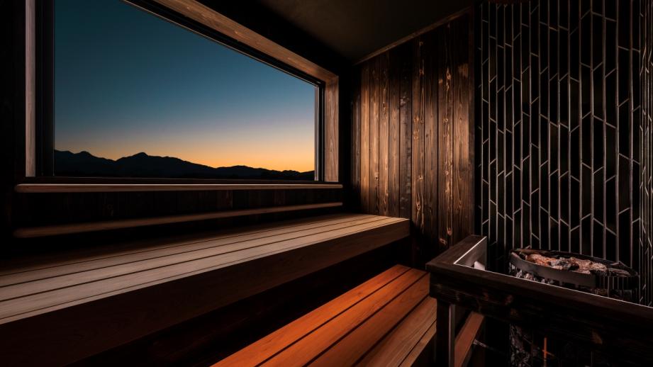 三隈川が展望できる「リバービューサウナ」