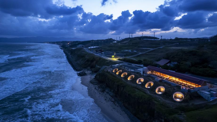 島根県出雲市の西海岸に誕生した「IZUMO HOTEL THE CLIFF」