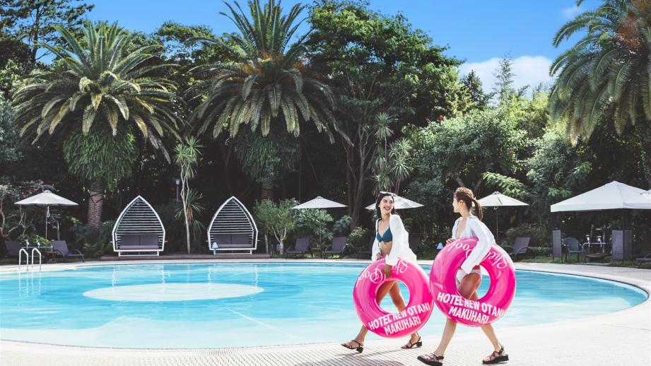 南国リゾート感満載の「Shell Pool」