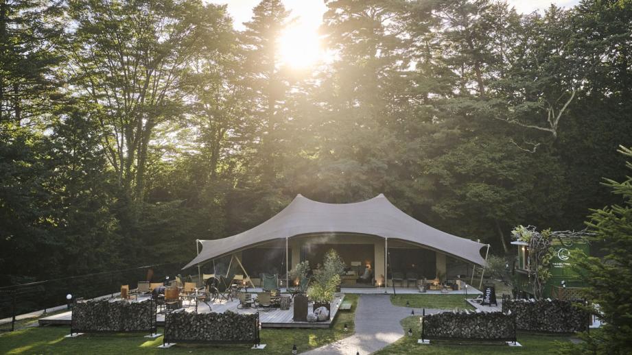 「THE HIRAMATSU 軽井沢 御代田」国内初導入のラグジュアリーテントで「TAKIBIラウンジ」を刷新